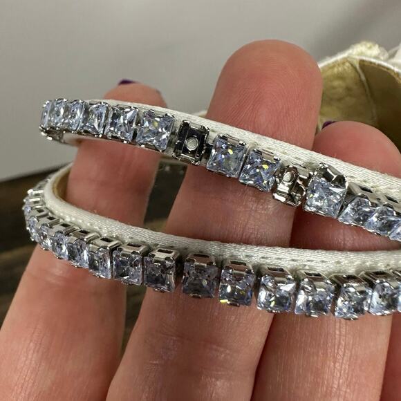 Badgley Mischka Women’s Lilllie Satin Rhinestone Heels White Size 7.5 Elegant - Picture 7 of 11